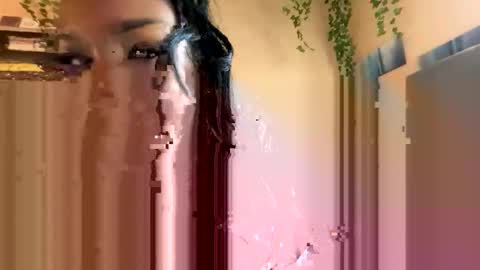 Snapshot of spicymaa chatting on 09.15.25 Royalty online show from 09.15.25