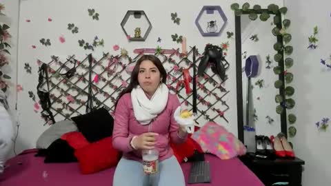 Snapshot of spicyqueens chatting on 02.10.26 Spicy Queens online show from 02.10.26