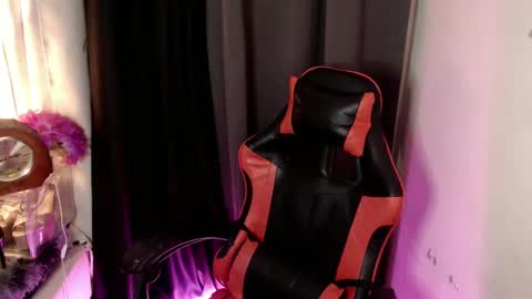 CALL ME RAINE online show from 03.07.25