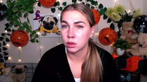 Karina online show from 10.27.25