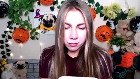 Karina online show from 10.31.25