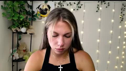 Snapshot of sport_tall_karina chatting on 06.16.26 Karina online show from 06.16.26