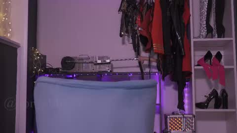 Snapshot of spr_abby chatting on 03.08.25 Abby online show from 03.08.25