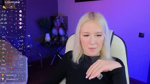 Snapshot of springajara chatting on 10.11.25 Vetta online show from 10.11.25