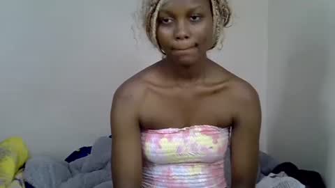 Snapshot of squirt_godes chatting on 11.03.25 Tashy online show from 11.03.25