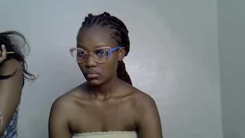 Snapshot of squirt_godes chatting on 11.12.25 Tashy online show from 11.12.25