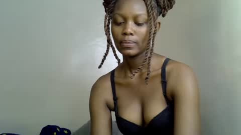 Snapshot of squirt_godes chatting on 01.12.26 Tashy online show from 01.12.26