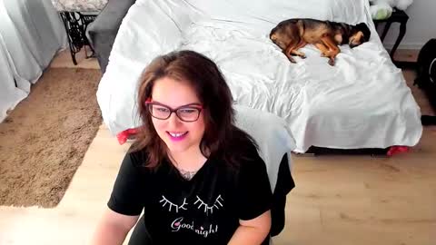 Snapshot of squirt_kimmm chatting on 09.17.25 Kim online show from 09.17.25