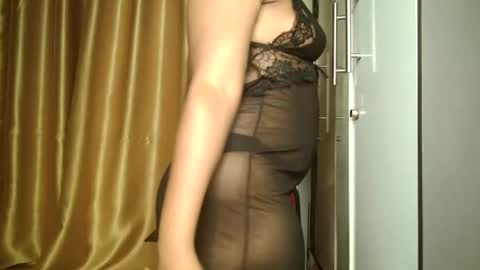 Snapshot of squirtcunt_xola chatting on 07.18.26 melanie online show from 07.18.26