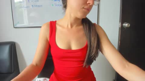 Snapshot of squirttati33 chatting on 09.22.25 Tati online show from 09.22.25