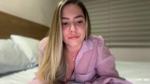 Snapshot of srta__sophie chatting on 05.06.26 Sophie 3 online show from 05.06.26