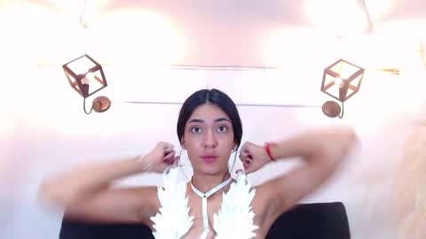 Snapshot of srta_luciana chatting on 06.09.26 . . online show from 06.09.26