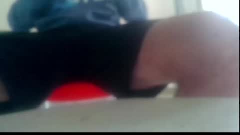 Snapshot of ssenzo chatting on 02.23.25 ssenzo online show from 02.23.25