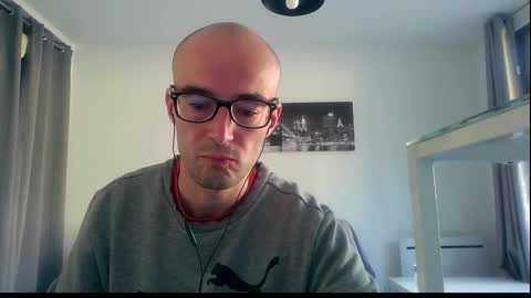 Snapshot of ssenzo chatting on 09.28.25 ssenzo online show from 09.28.25