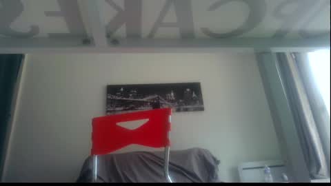 Snapshot of ssenzo chatting on 10.14.25 ssenzo online show from 10.14.25