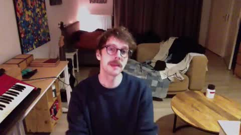 Snapshot of ssnttsnttsnss chatting on 12.07.24 Roger online show from 12.07.24
