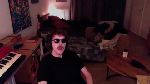 Snapshot of ssnttsnttsnss chatting on 12.08.24 Roger online show from 12.08.24
