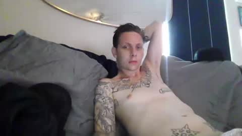 BI TATTED GUYS CHILLN online show from 06.12.26