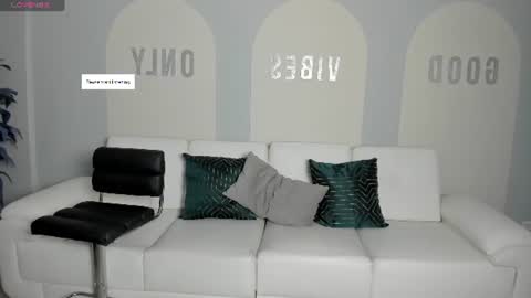 Stacy Woods online show from 06.12.26