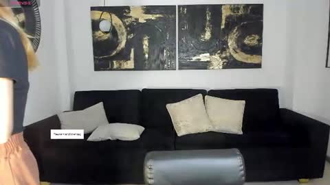 Stacy Woods online show from 07.05.26