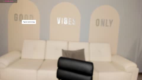 Stacy Woods online show from 07.25.26