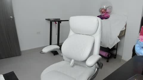 Zulma Yisset online show from 11.26.25