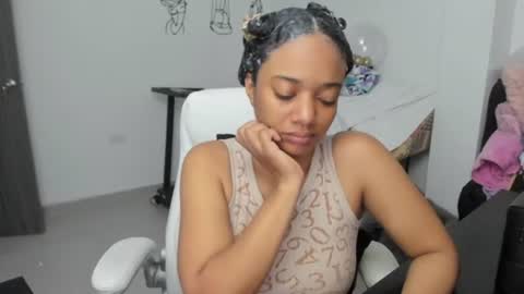 Snapshot of stacy_woods chatting on 07.28.26 Zulma Yisset online show from 07.28.26