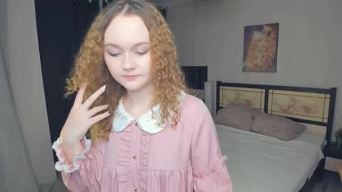 Snapshot of stacyroller chatting on 02.09.26 Violet online show from 02.09.26