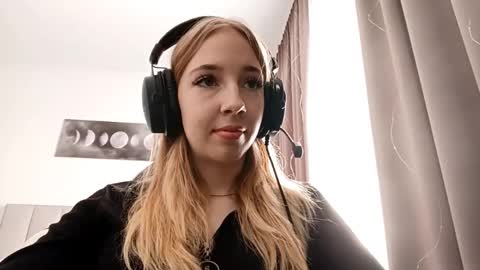 Snapshot of stacyscholle chatting on 02.15.26 Mila online show from 02.15.26