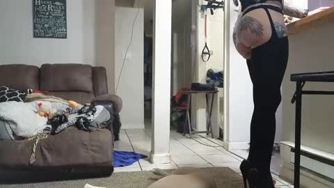 Snapshot of stacytasteme chatting on 01.14.25 Submissive Slut LOVES adoration online show from 01.14.25