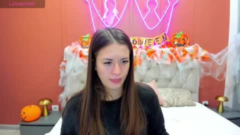Snapshot of stacywells chatting on 10.26.25 Stacy online show from 10.26.25