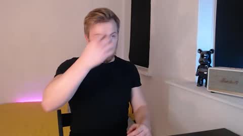 Snapshot of stan_lust chatting on 11.12.25 StanLust online show from 11.12.25