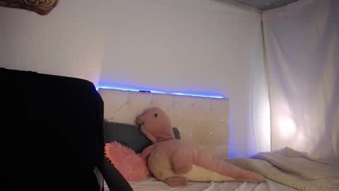 Stand and Rose online show from 02.06.26