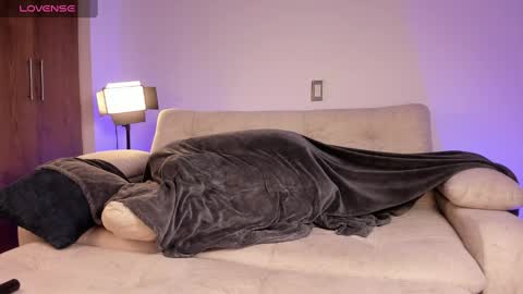 EVA COLLENS online show from 12.21.24