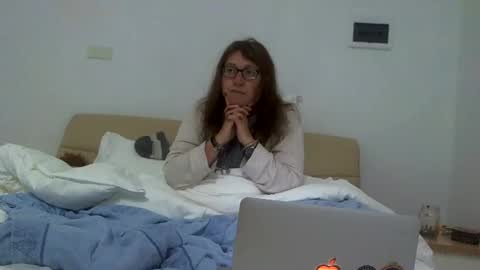 Snapshot of starlagurl chatting on 01.19.25 starlagurl online show from 01.19.25