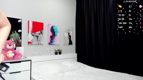 Caroline online show from 02.04.25