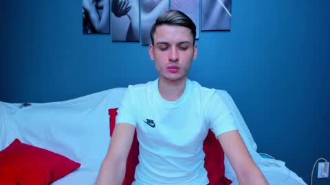 Snapshot of stashott69 chatting on 02.05.25 STAS online show from 02.05.25