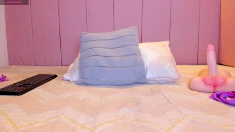 Stefa Gomez  online show from 01.08.25