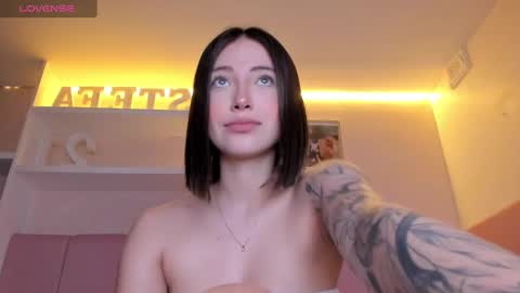 Stefa Gomez  online show from 02.22.25