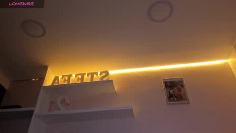 Stefa Gomez  online show from 02.22.25