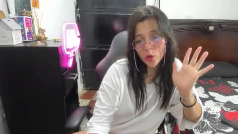 Snapshot of stefan_litleee chatting on 12.04.25 julieth-cancer online show from 12.04.25