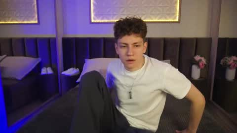 Snapshot of stefanbev chatting on 03.13.26 Esrefan online show from 03.13.26