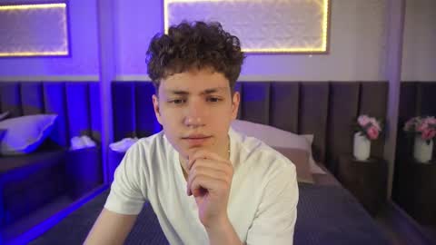 Snapshot of stefanbev chatting on 03.28.26 Esrefan online show from 03.28.26