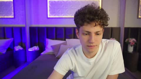 Snapshot of stefanbev chatting on 04.09.26 Esrefan online show from 04.09.26