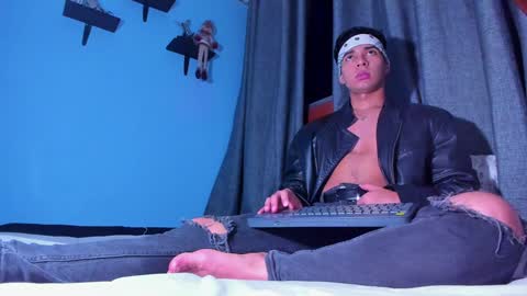 Snapshot of stefann_salvatore chatting on 01.20.25 Stefann Salvatore online show from 01.20.25