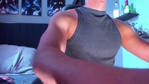 Snapshot of stefann_salvatore chatting on 09.26.25 Stefann Salvatore online show from 09.26.25