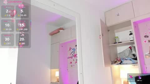 stefannyevans_ online show from 11.11.25