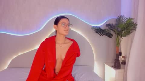 Stefany online show from 10.19.25