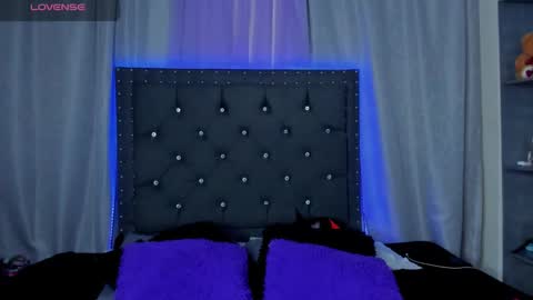 steff_olsen online show from 02.22.25