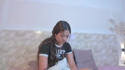 Snapshot of stefiechristen2 chatting on 02.19.25 stefie online show from 02.19.25